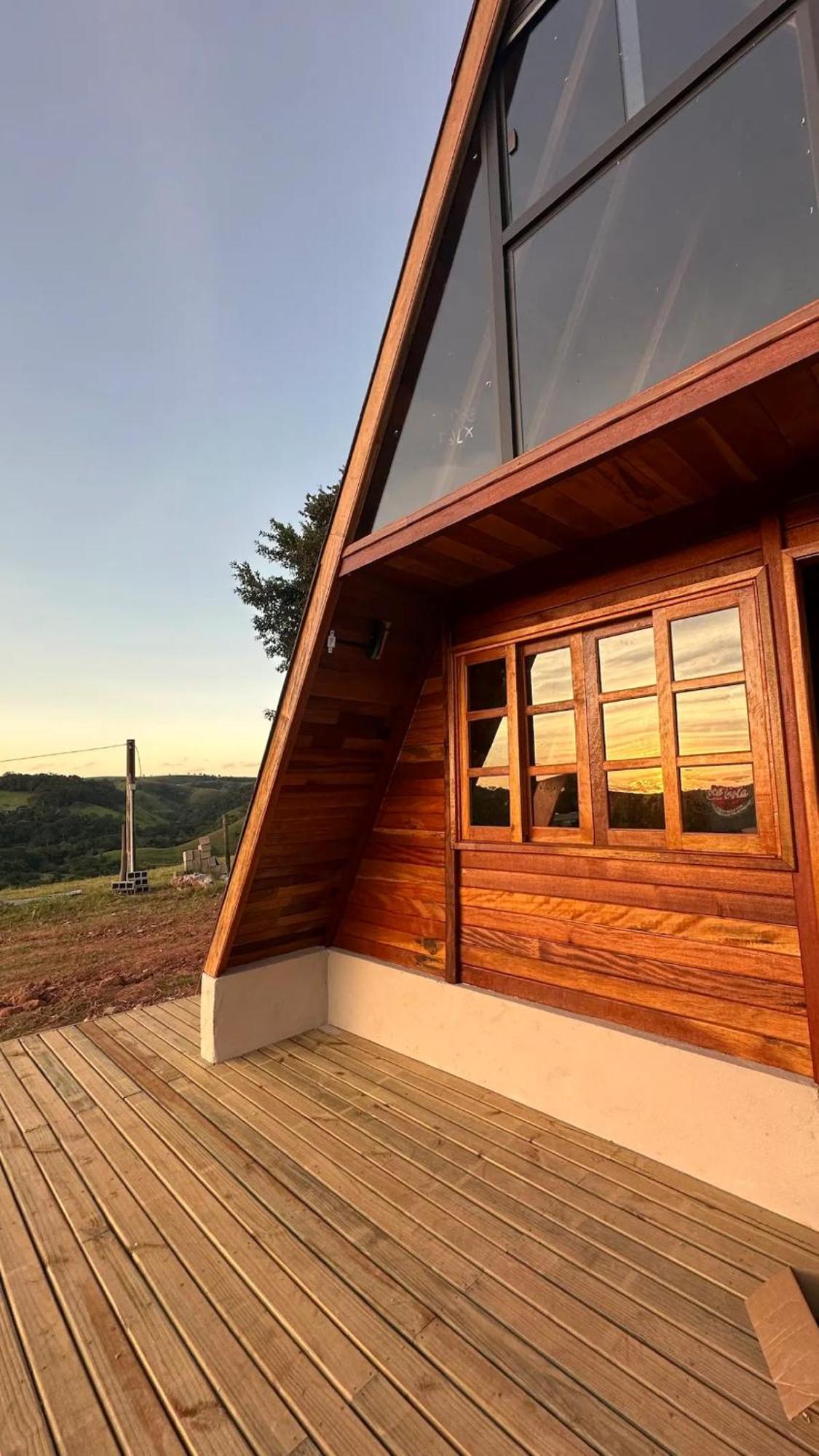 Suisse Chalet By Montjacui - Com Jacuzzi Cunha Kültér fotó